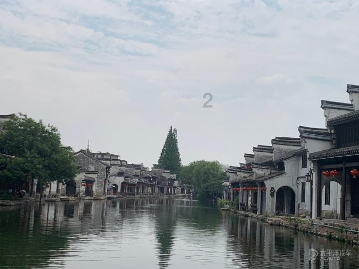 逃离水虎鱼湖